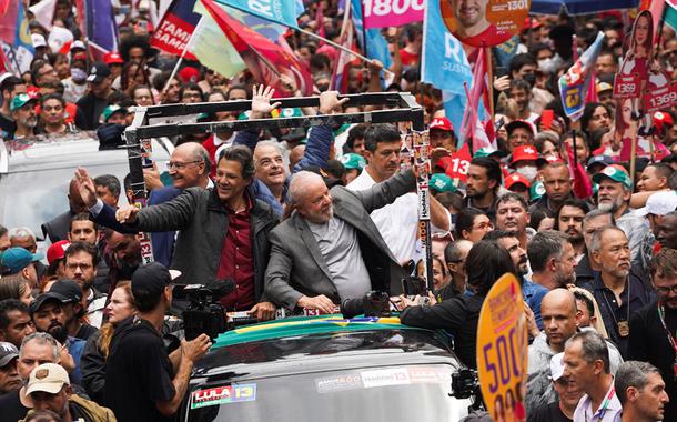 Ex-presidente Lula durante ato de campanha em São Paulo 01/10/2022