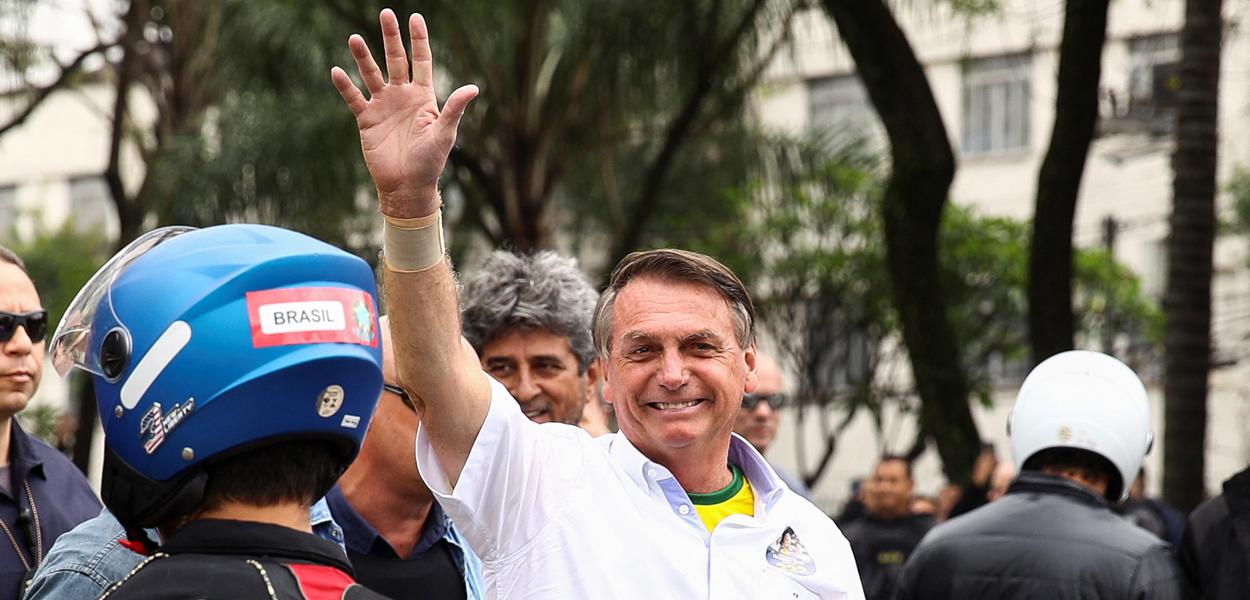 Presidente Jair Bolsonaro durante motociata em São Paulo na véspera do 1º turno das eleições 01/10/2022