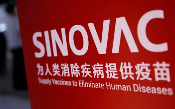 Chinesa Sinovac firma parcerias para impulsionar produção de vacinas no Brasil com investimento de US$ 100 milhões