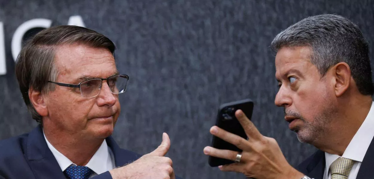 Jair Bolsonaro (à esq.) e Arthur Lira