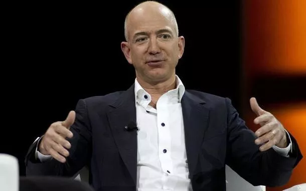 Jeff Bezos, da Amazon, parabeniza Donald Trump