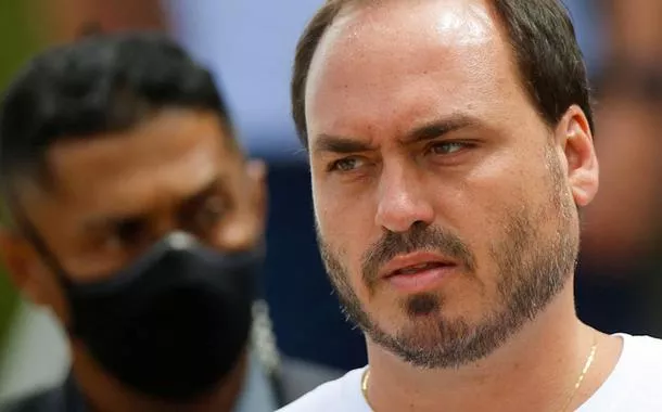 Chamado de 'retardado mental', Carlos Bolsonaro diz que processará Marçal, mas apoiará quem for ao 2º turno contra Boulos