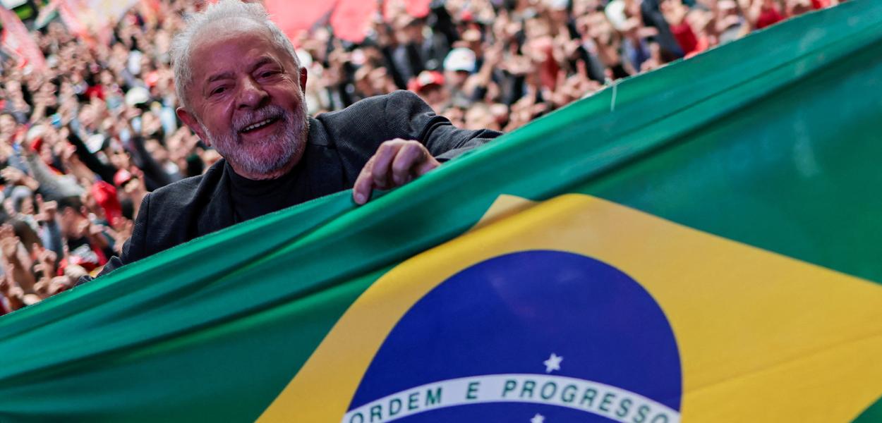 Lula durante ato de campanha em Curitiba. 17/09/2022