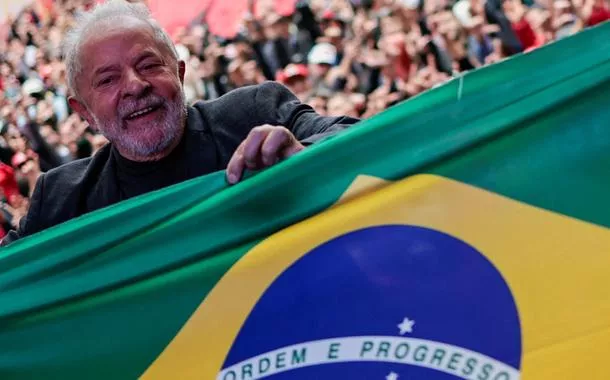 Lula durante ato de campanha em Curitiba. 17/09/2022