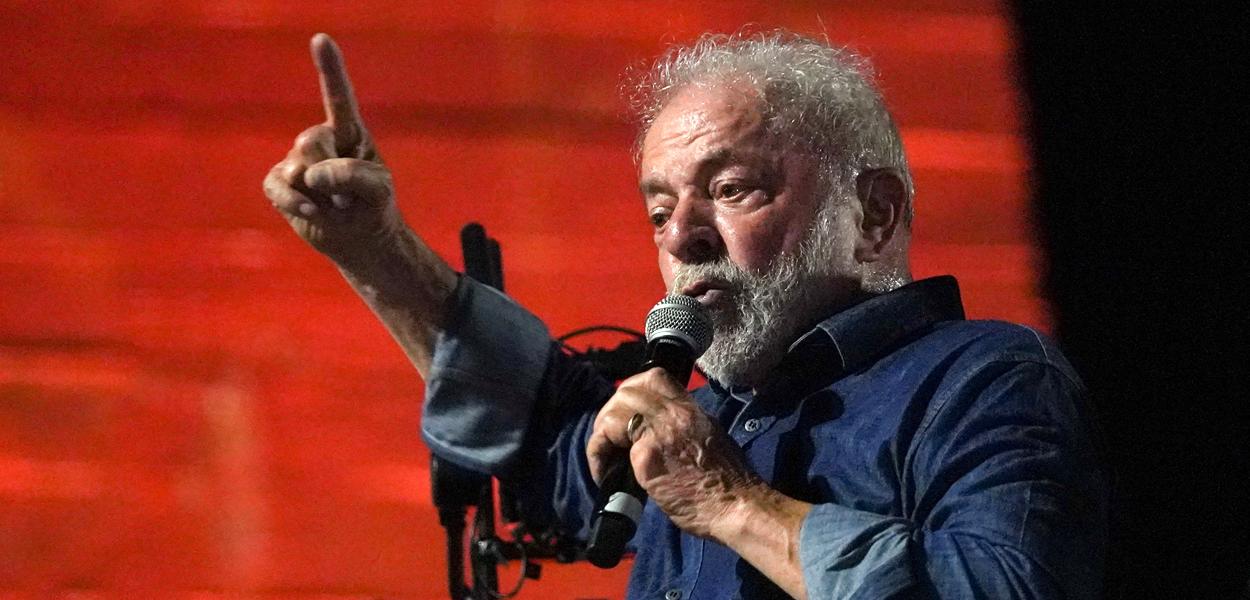 Lula discursa a apoiadores após ser eleito mais uma vez presidente da República 30/10/2022