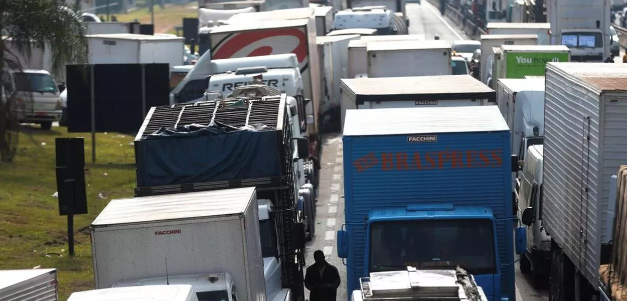 MP do Frete trava e caminhoneiros ameaçam greve
