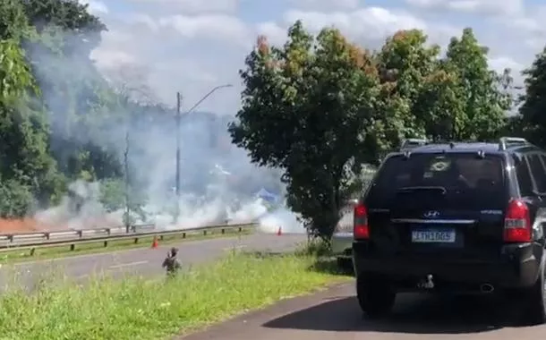 Com bombas de gás, PM acaba com barricada golpista em estrada do Sul, em Novo Hamburgo