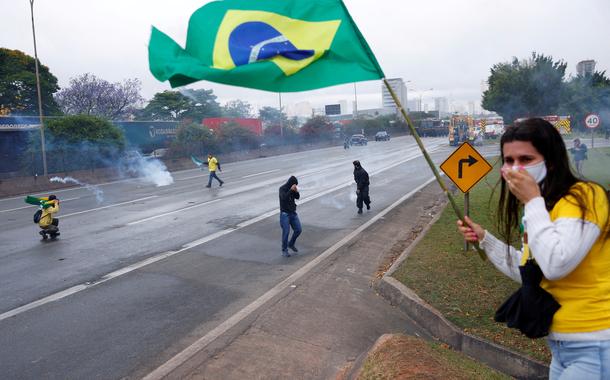 Apoiadores de Jair Bolsonaro na rodovia Castelo Branco, em Barueri (SP) 02/11/2022