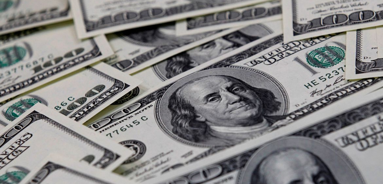 Dólar cai para R$ 5,10 e fecha no menor valor desde novembro