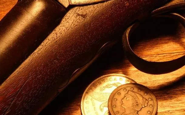 Colecionando selos, moedas, tampinhas… e armas