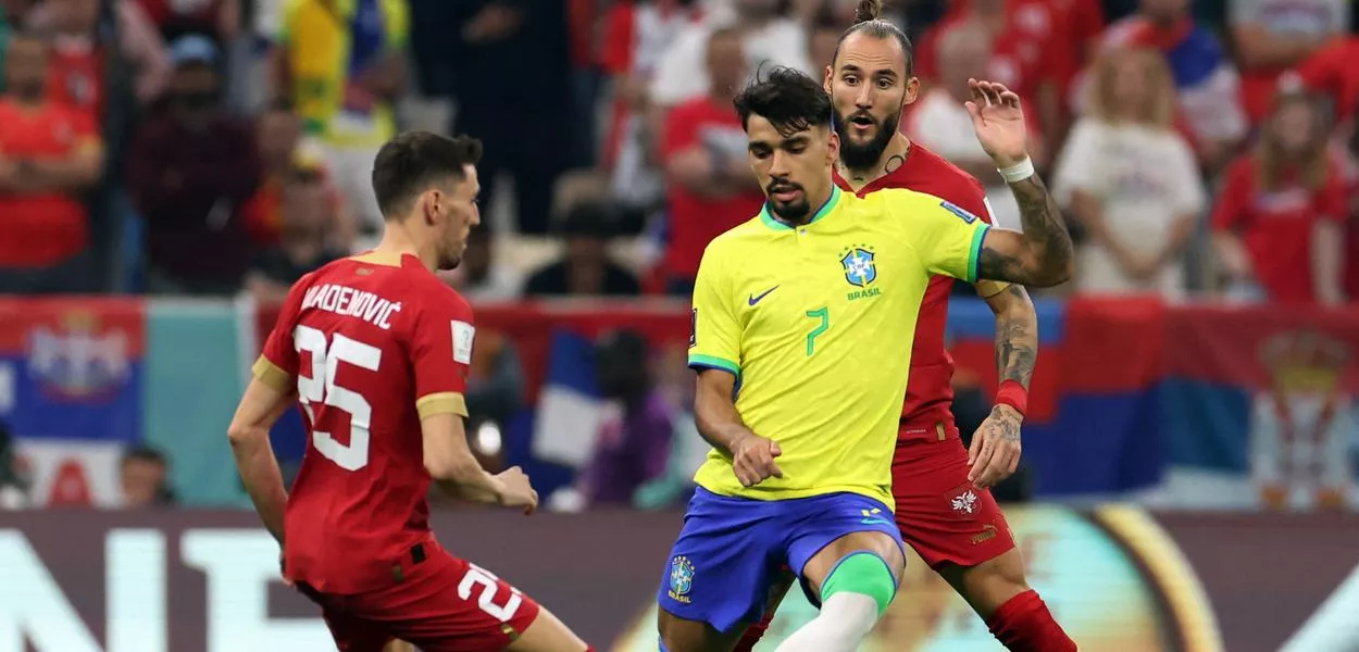 Lucas Paquetá durante partida do Brasil contra a Sérvia na Copa do Mundo