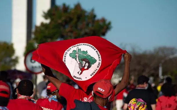 Com apoio de bolsonaristas, bancada do agro impulsiona pautas anti-MST no Congresso Nacional