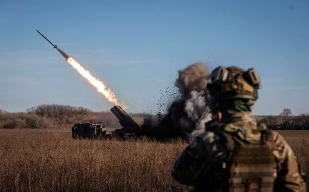 Ucrânia faz apelo para Otan suspender restrições ao uso de armas para atacar Rússia