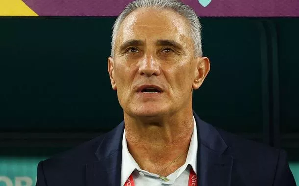 Tite sofre arritmia após jogo do Flamengo e é internado no Rio