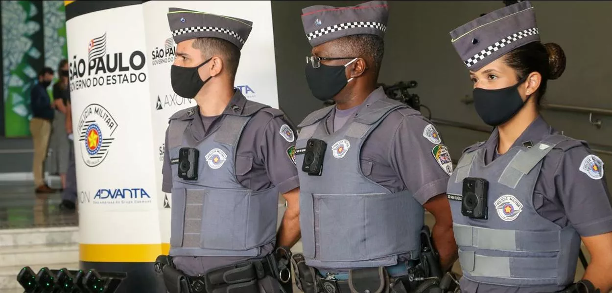 PMs de São Paulo usando câmeras corporais