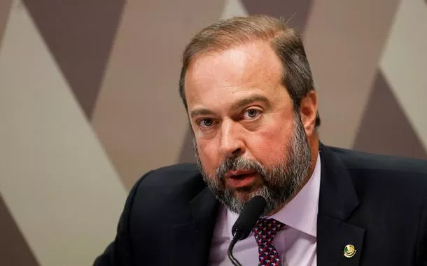 Brasil monitora impacto do conflito Irã x Israel no preço do petróleo