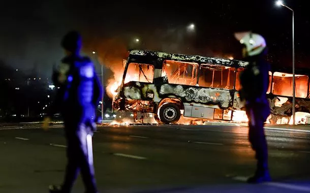 Ônibus queimados por manifestantes bolsonaristas em Brasília 12/12/2022