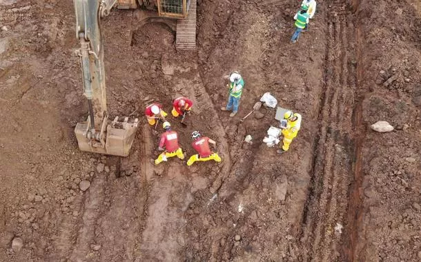 Polícia Civil de MG faz buscas após rompimento de barragem em Brumadinho