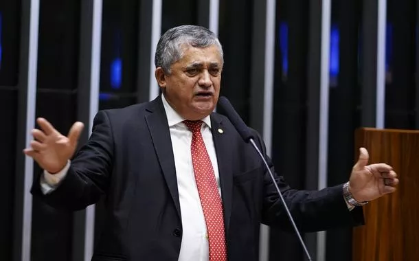 José Guimarães: 'o Banco Central não está cumprindo sua função de controlar moeda, inflação e proteger o emprego'