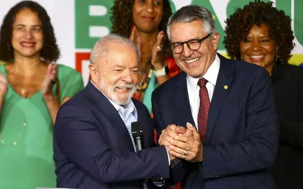 Lula exalta trabalho de Padilha em meio a desafios constantes com o Congresso