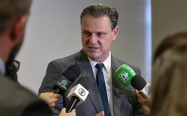 Governo prepara edital para compra de um milhão de toneladas de arroz, diz ministro da Agricultura