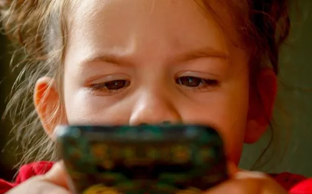 Exploração sexual infantil já é 70% das denúncias de crimes digitais, aponta SaferNet