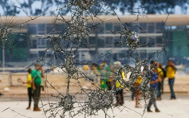 Superar a política de conciliação para derrotar o golpismo bolsonarista neofascista