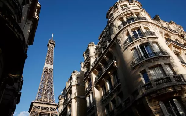 Candidato de extrema-direita é agredido durante campanha na França