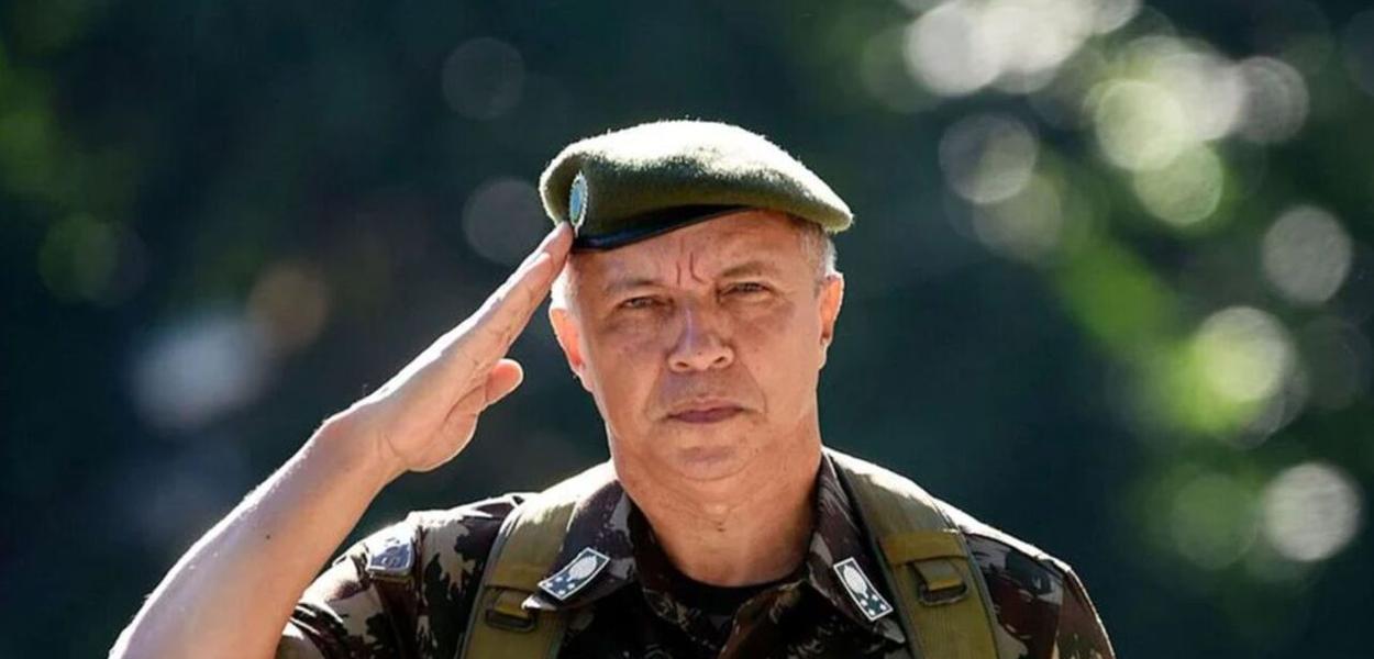 Pela primeira vez, general brasileiro será subordinado ao