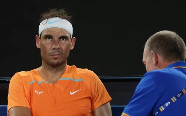 Rafael Nadal anuncia desistência do Aberto da Austrália 2024 devido a lesão muscular