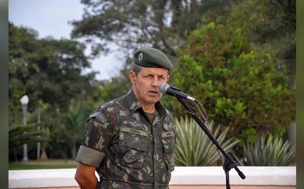 'Cruéis, abomináveis e antiéticas', diz comandante do Exército sobre fake news relacionadas às enchentes no RS