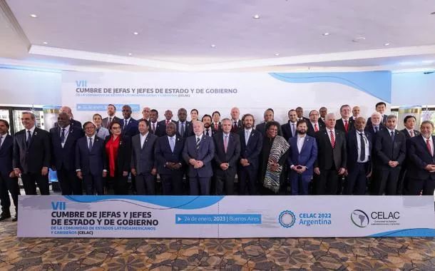 O impulso latino-americano e a síndrome do colonialismo