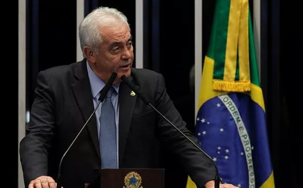 Presidente da CCJ do Senado, Otto Alencar afirma que não pautará proposta que beneficie Jair Bolsonaro e aliados