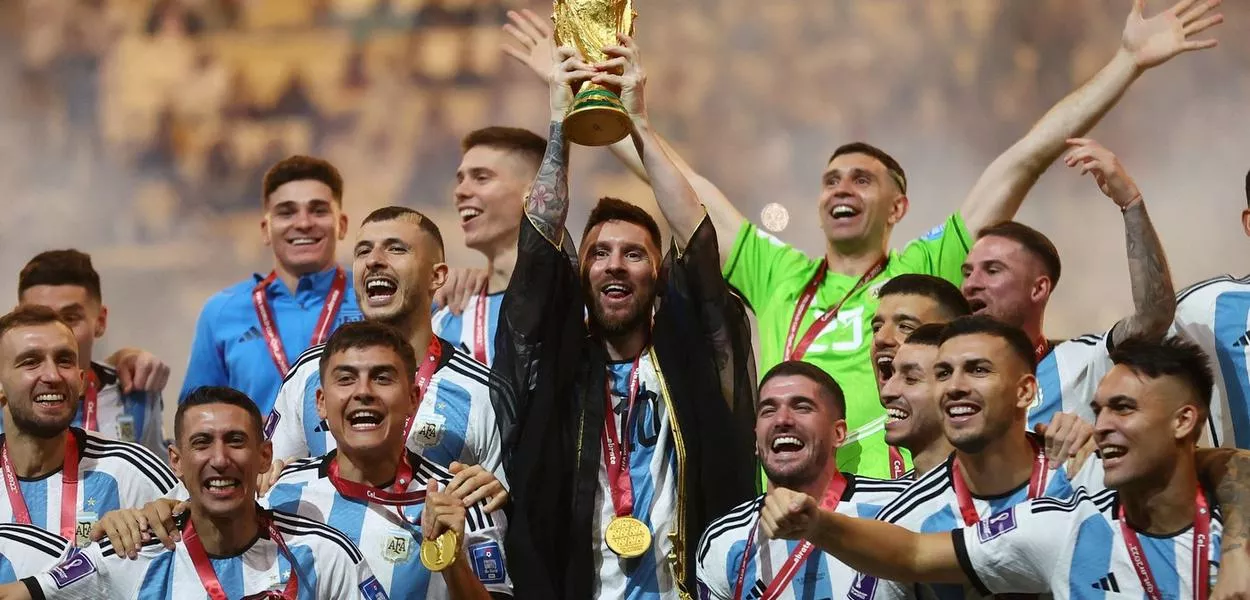 Jogadores da Argentina comemoram a conquista da Copa do Mundo do Catar (2022)