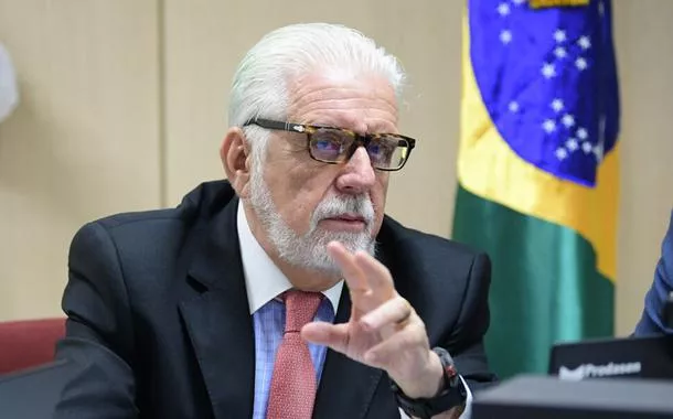 Lira e Pacheco têm tamanho para assumir ministérios, diz Jaques Wagner