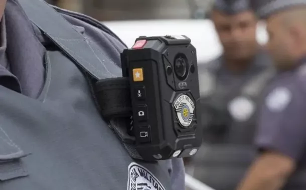 Policial que jogou rapaz de ponte tem histórico de violência e matou motoqueiro com 12 tiros