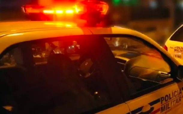 Criança vê sangue escorrendo da parede e polícia encontra casal estrangeiro morto em Curitiba