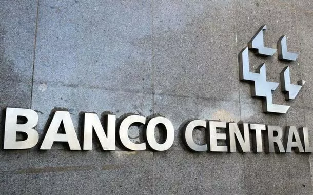Banco Central estipula 1º trimestre de 2026 para retorno da inflação ao teto da meta