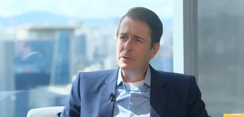 Mercado reage após Bolsonaro lançar Flávio como pré-candidato e Faria Lima acusa ataque interno à direita