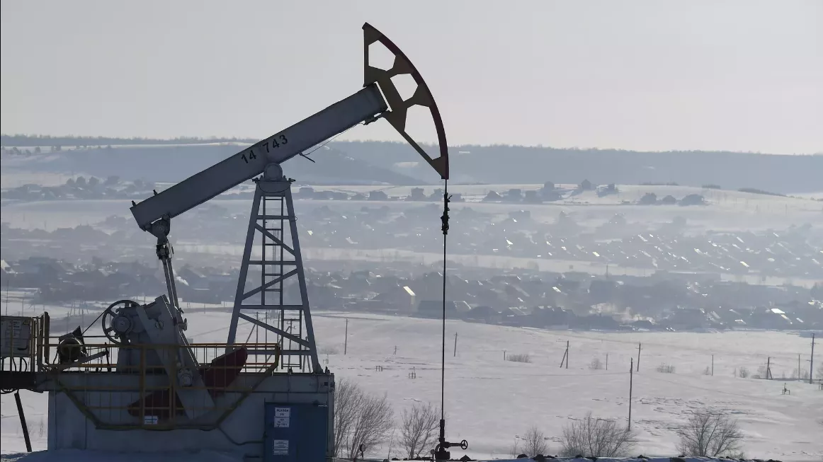 OPEC+ mantém política para aumentar gradualmente produção de petróleo