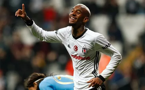 Jogador Anderson Talisca nega que caiu em golpe do Pix de repórteres da Record