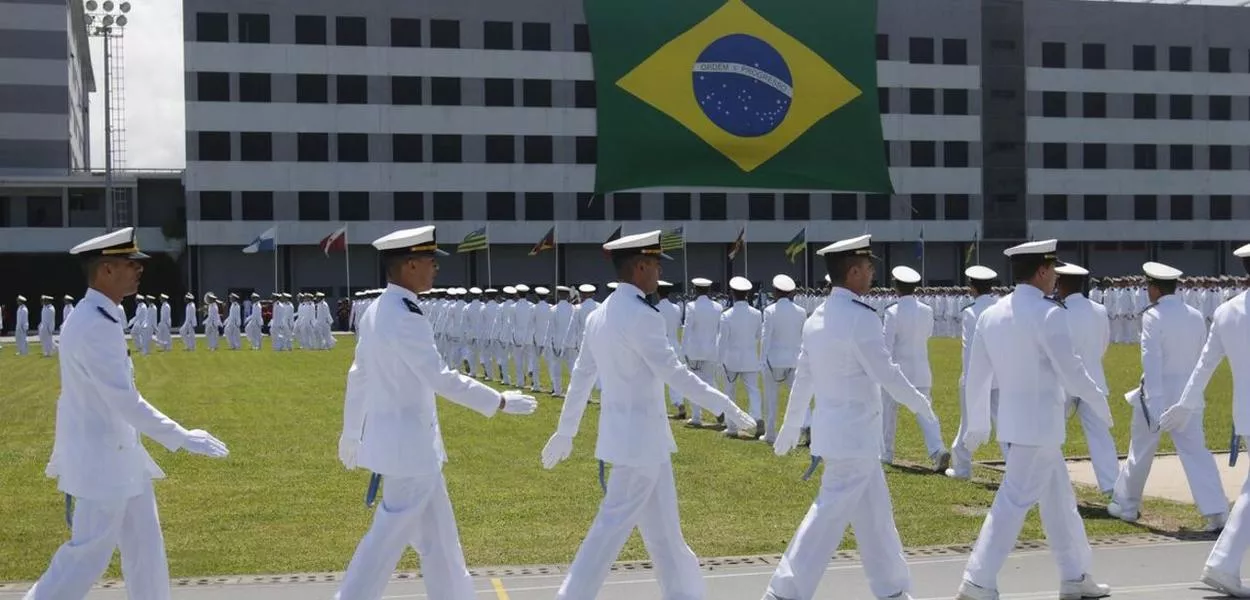 Médica da Marinha morre com tiro de bala perdida dentro de hospital no Rio