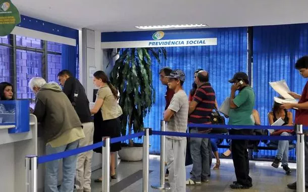 Justiça bloqueia R$ 119 milhões de investigados por fraude contra INSS