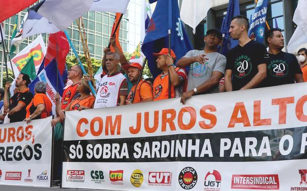Centrais sindicais protestam em São Paulo contra taxa básica de juros 21.03.23