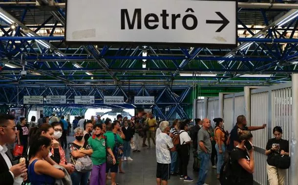 Metroviários de São Paulo anunciam greve de 24 horas para 13 de maio