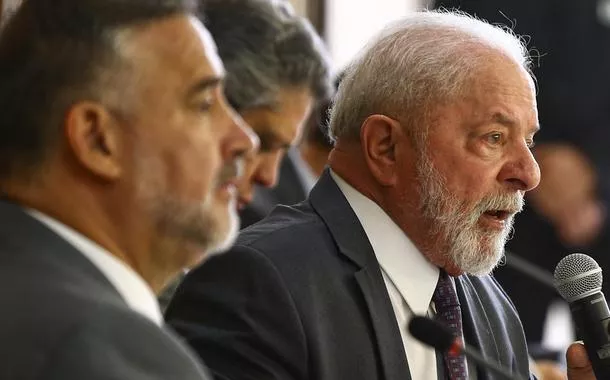 Lula acerta saída de Paulo Pimenta da Secom e transição para Sidônio Palmeira
