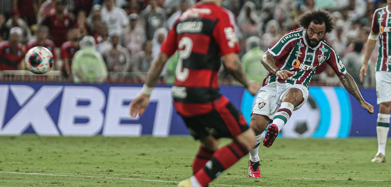 Fluminense goleia o Flamengo e é bicampeão carioca — Fluminense