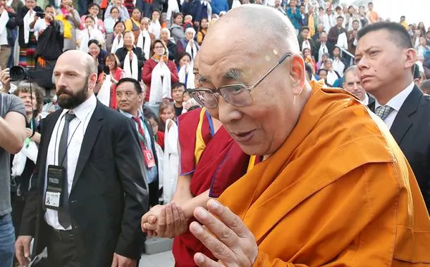 O atual Dalai Lama não representa o budismo tibetano nem o povo de Xizang, afirma professor