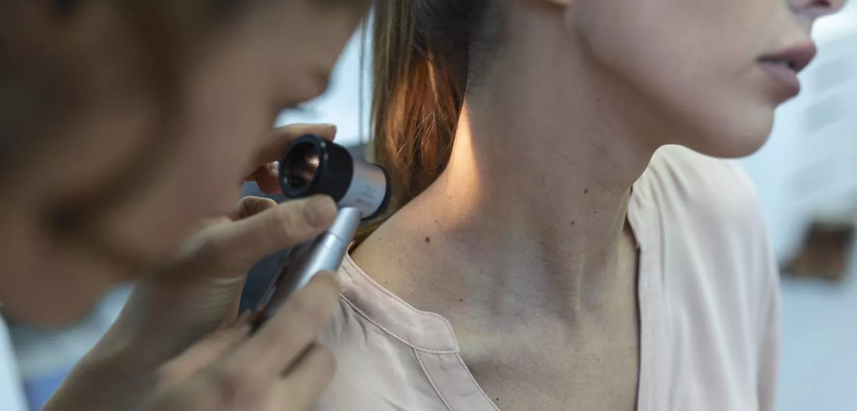 Receber imunoterapia antes de cirurgia de melanoma avançado reduz o risco de recidiva