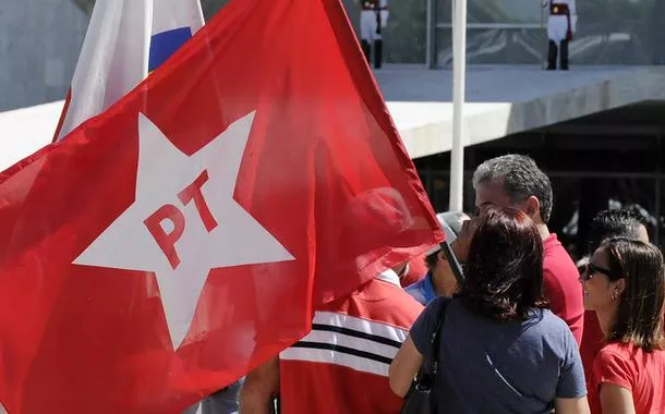 PT lança campanha para resgatar verde e amarelo como símbolo da esquerda após tarifaço de Trump